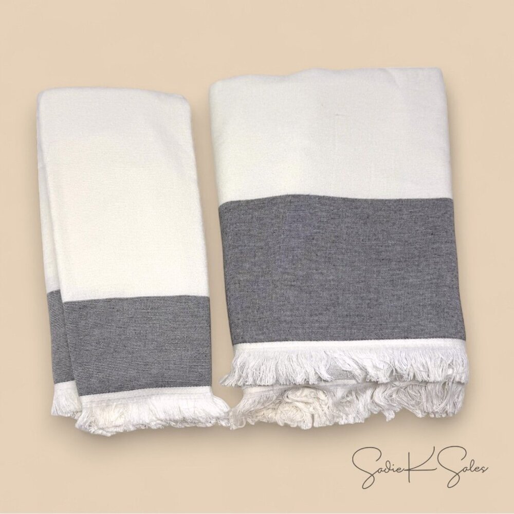 Colorblock Hand Towel - Hearth & Hand Magnolia - Sour Cream,‎ Gray Stripe 2020 - Picture 4 of 5